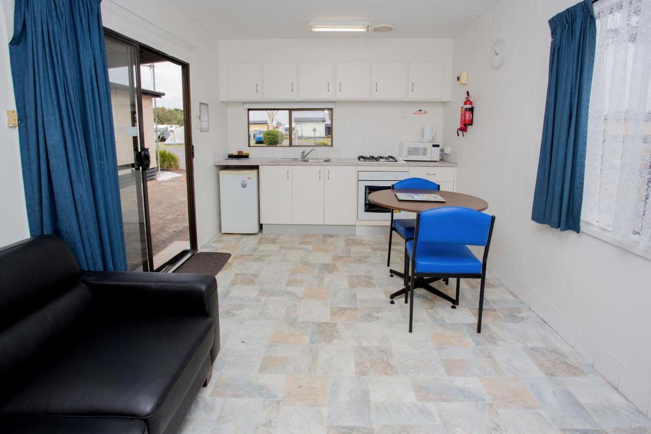 Big4 Traralgon Park Lane Holiday Park Exterior photo