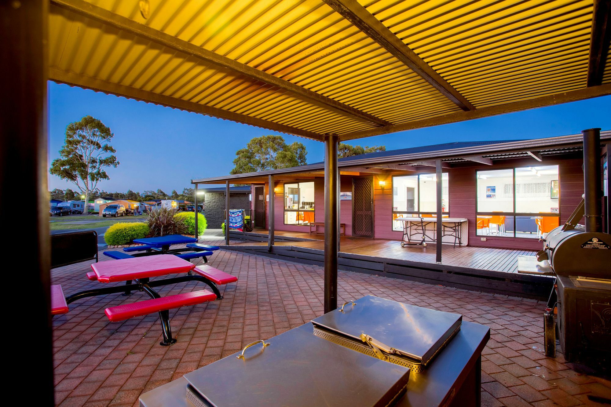 Big4 Traralgon Park Lane Holiday Park Exterior photo